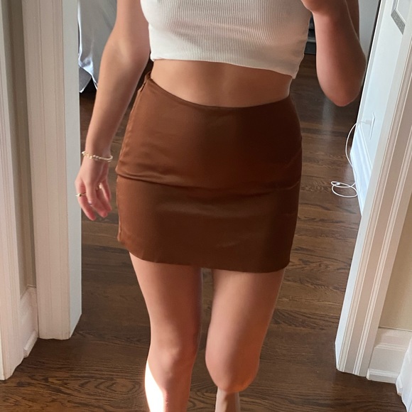 Aritzia Sunday best Rocco skirt - Picture 1 of 3
